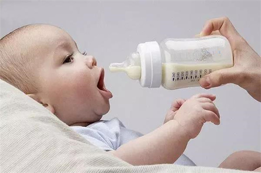 宝宝乳糖不耐受，喝完奶就腹泻、腹胀？你需要这么做！